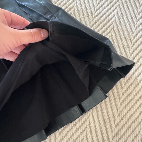 WORN ONCE Alice + Olivia Carter Vegan Leather Pleated Miniskirt - Picture 4 of 11